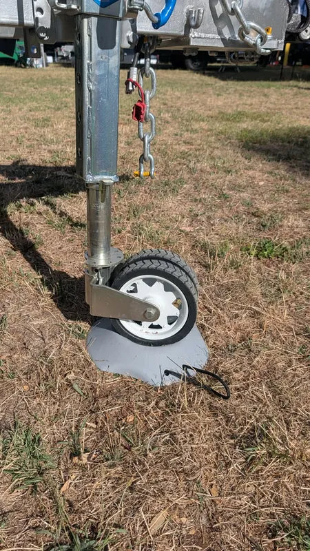 jockey wheel dock under an arc750 duel wheel jockey wheel